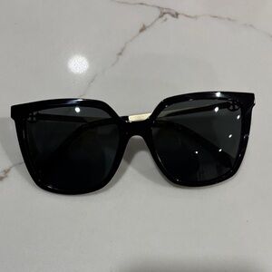 Tory Burch Sunglasses with Case